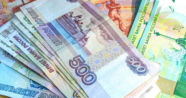 Rublun çöküşü Azərbaycana necə təsir göstərəcək? – Ekspert şərh edir