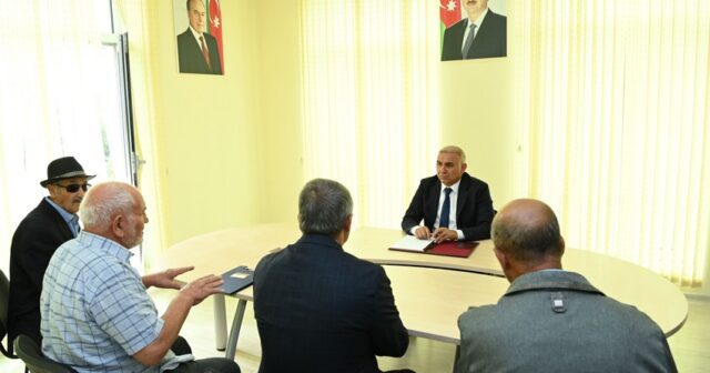 Vüqar Əhmədov Yevlaxda vətəndaşları qəbul edib