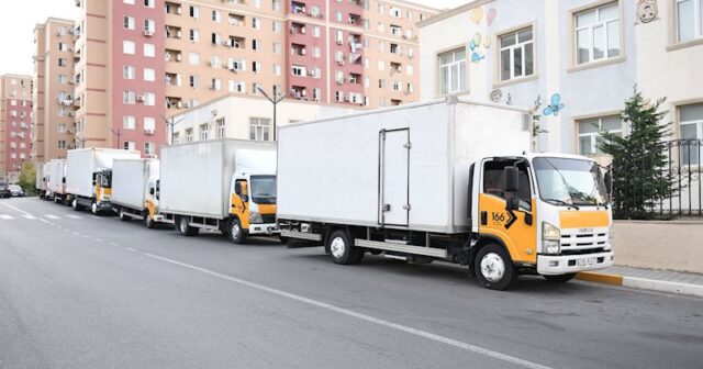 “Qaçqınkom” nəticəsi açıqlanmamış tenderin icrasını daşıma şirkətinə verib? – Fotolar