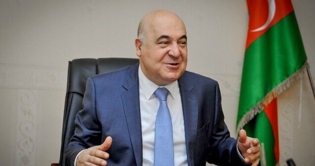 Çingiz Abdullayev ölkəni tərk etmək istəyir: “Axmaqlar” yazsam…