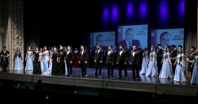 Akademik Musiqili Teatrın yeni mövsümünün açılışı oldu