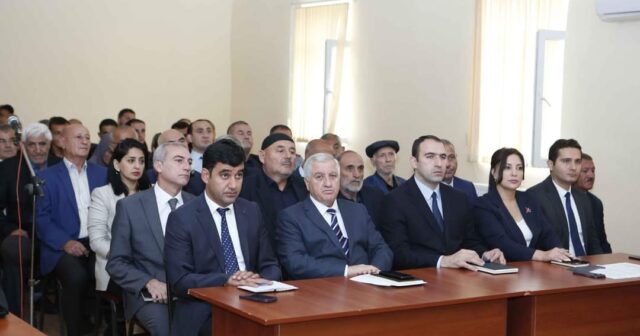 Şirvan İcra Hakimiyyətinin başçısı sakinlərlə növbəti səyyar görüş keçirib