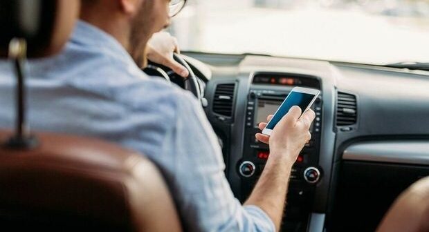 Sükan arxasında mobil telefondan istifadə edən sürücülərə MÜRACİƏT