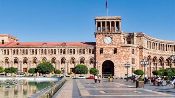 Bizə güclü Ermənistan lazımdırmı?