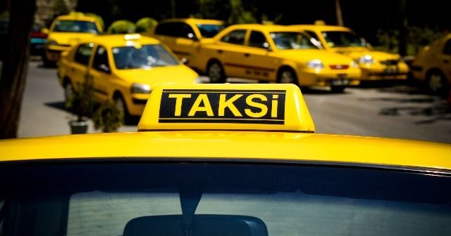 BAKIDA TAKSİ ŞİRKƏTLƏRİNİN İŞİ İFLİC OLUB – SƏBƏB