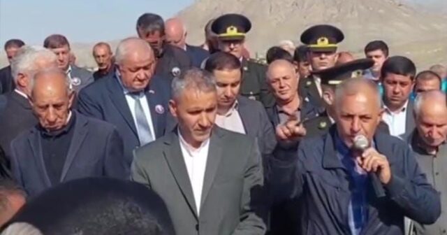 Şəhid atası Naxçıvandakı deputatları tənqid etdi – Şərəfsizlər! – VİDEO
