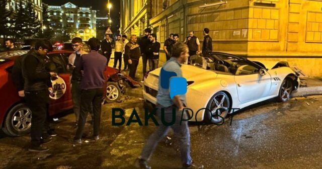 Bakıda “Ferrari” ilə “Prius” toqquşdu – ViDEO