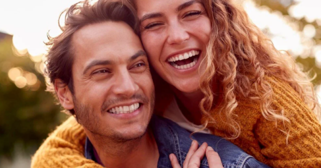 XOŞBƏXT CÜTLÜKLƏRİN HEÇ VAXT ETMƏDİYİ 10 ŞEY