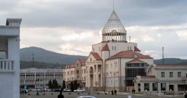 Xankəndidəki bu abidə söküldü (FOTO)