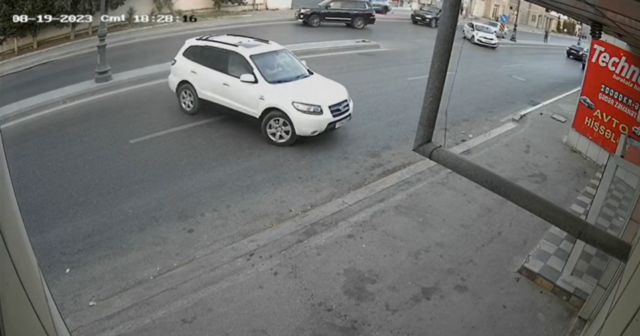 Bakıda xanım sürücü qəza şəraiti yaratdı – ANBAAN VİDEO