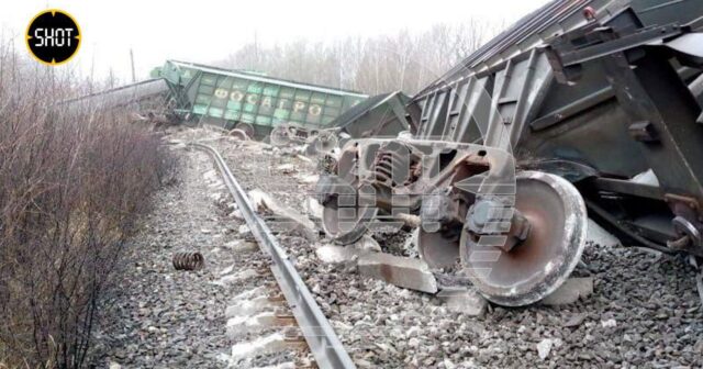 Rusiyada diversiya: dəmir yolu partladıldı – FOTO