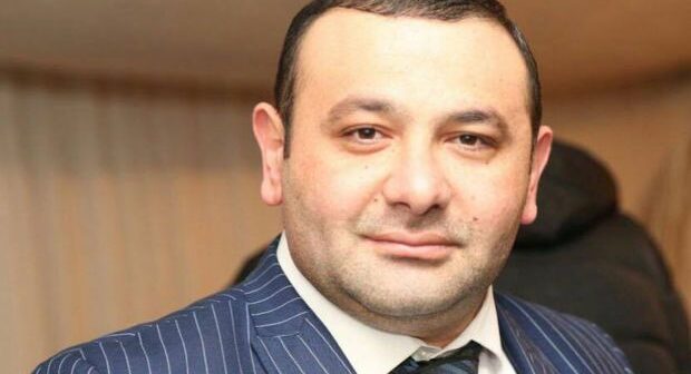 Aşıq Namiq parkda qadına söz atdığına görə döyüldü