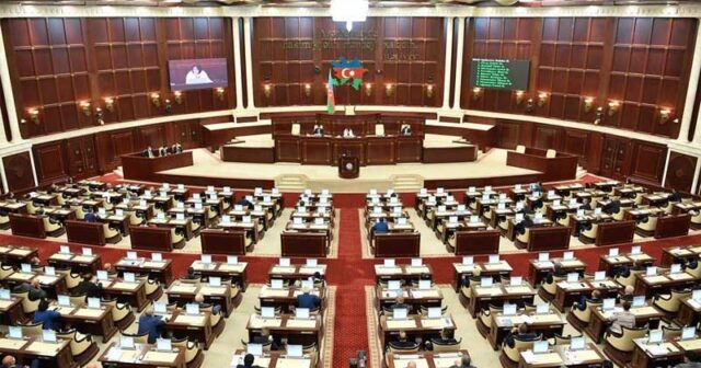 Deputat: “Alimə 3 çörək pulu verilir”