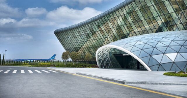 Özbəkistanlı aşbaz Bakı aeroportunda saxlanıldı