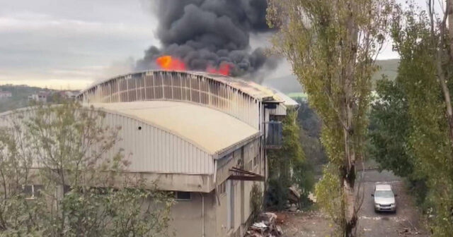 İSTANBULDA ZAVOD YANIR