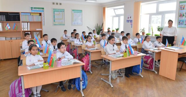 MƏKTƏBLƏR DİSTANT TƏHSİLƏ NİYƏ KEÇMİR?