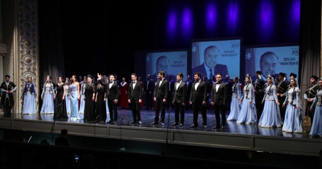 Musiqili Teatr “Heydər Əliyev İli”ni Ulu öndərə həsr olunmuş tamaşa ilə başa vurdu