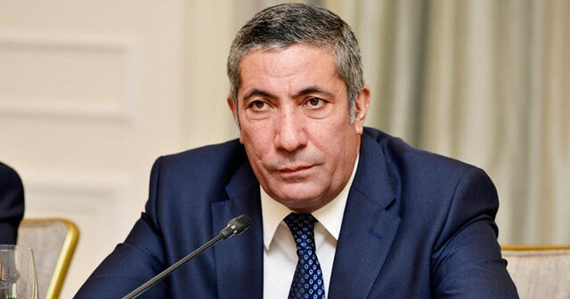 “Maaş ayın axırına çatmır, deputatların çoxu kreditdədir” – Siyavuş Novruzov