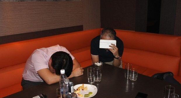 İntim salonları ziyarət edən məmur və deputatların adları açıqlana bilər
