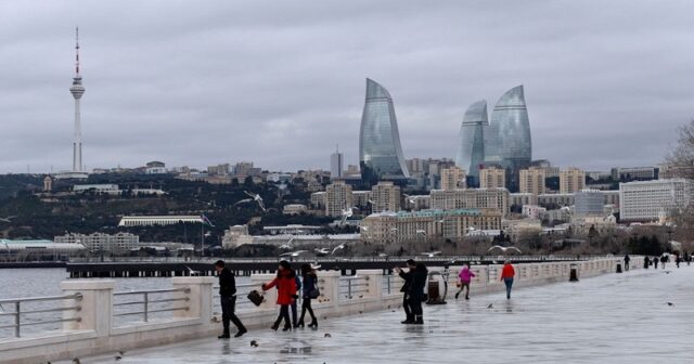 Bakıda sıfır dərəcəyə yaxın şaxta olub, qar yağır – FAKTİKİ HAVA
