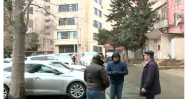 Sakinlər şikayətçidirlər: Bakıda binanın özül daşları sökülür? — İDDİA (VİDEO)