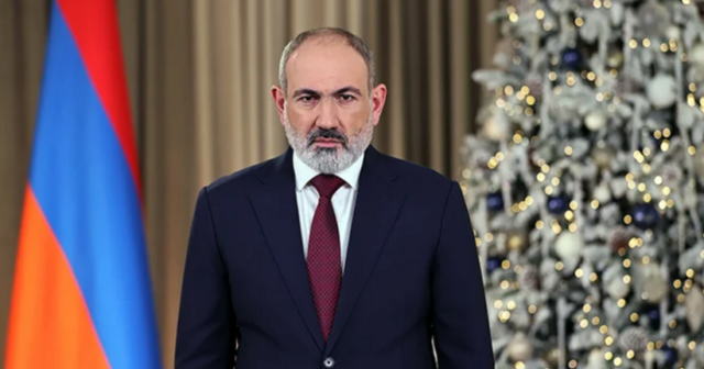 Paşinyan Yeni il müraciətində xalqdan ÜZR İSTƏDİ