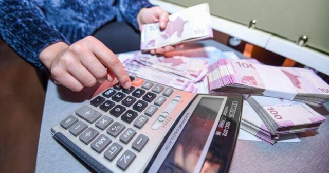 Azərbaycanda bu şəxslərin maaşları artırıldı – RƏSMİ