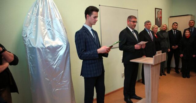 Ural Federal Universitetində Nizami Gəncəvinin büstü qoyulub – FOTOLAR
