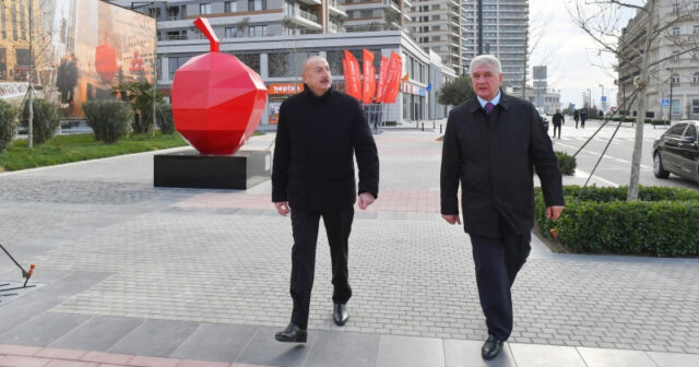 Prezident Ağ Şəhərin Mərkəzi Park Kvartalında həyata keçirilən işlərlə tanış oldu (FOTOLAR)