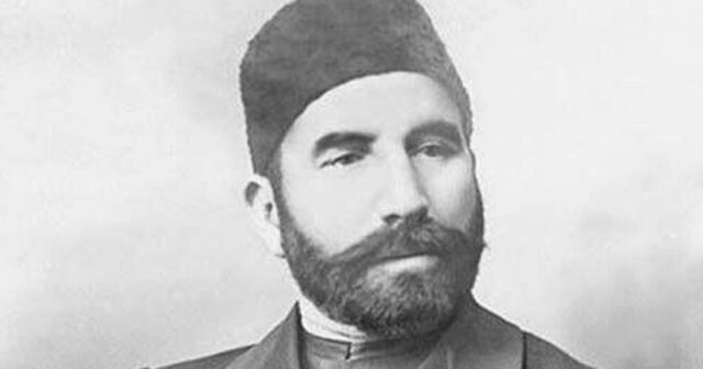Hacı Zeynalabdin Tağıyevin oğlunun tabutu önündə fotosu