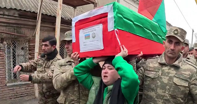 Şəhidimizin tabutunu həyat yoldaşı apardı – Video
