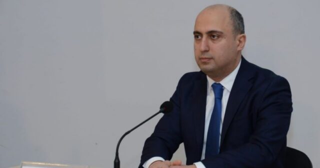 Elm və təhsil naziri: Kamera ilə müəllimin arxasınca düşüb çəkmək olmaz