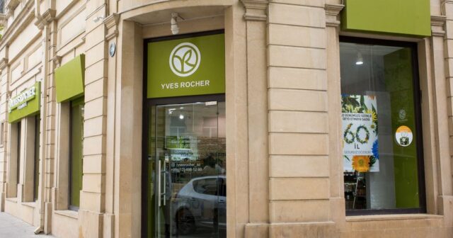 “Yves Rocher Azerbaidjan”da müştəriləri TƏHQİR edib kameraya çəkdilər – Foto