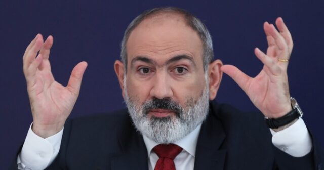 Zaman Paşinyanın əleyhinə işləyir: Ya 4 kəndi boşaldacaq, ya da… – Politoloq