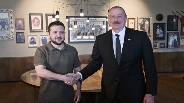 Əliyev Zelenskini Bakıya dəvət etdi