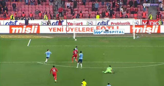 Şahruddin qapısından çıxdı, raket kimi zərbəni dəf etdi (VİDEO)