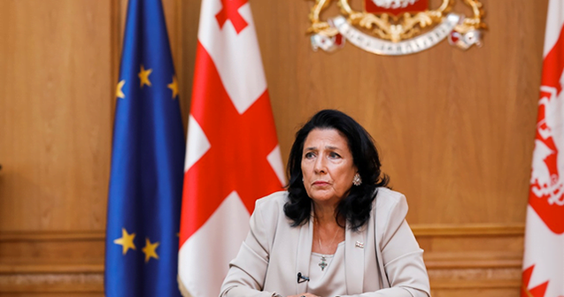 Zurabişvili etirazla qarşılanan qanuna veto qoyacağını açıqladı