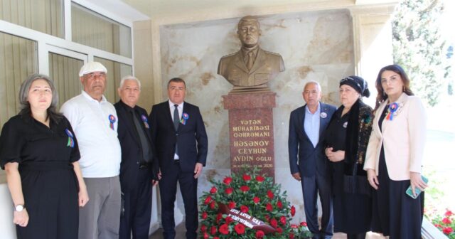 Xətaidə Vətən Müharibəsi Qəhrəmanı Həsənov Ceyhun Aydın oğlunun büstünün açılışı olub