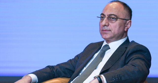 Qoşqar Təhməzli 37 min manatlıq A4, A3 kağızları və skoç alır