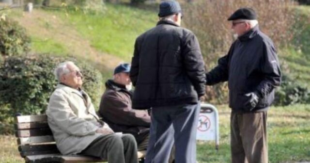 Azərbaycanda kişilərin 48%-i pensiya almadan vəfat edib