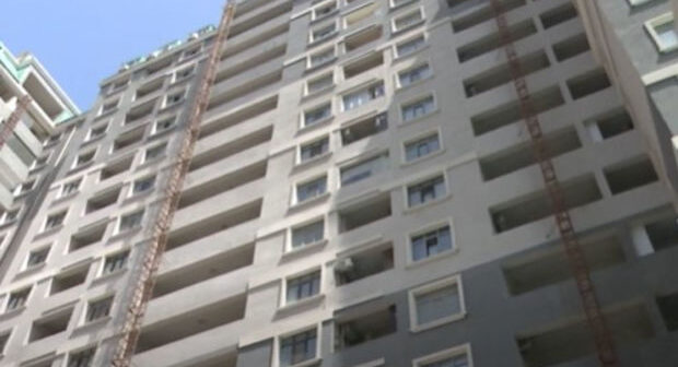 Bakıda yeni tikilən bina çökə bilər (VİDEO)