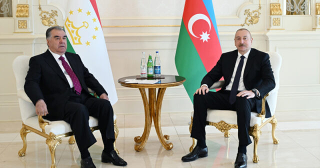 Prezidentlər mətbuata bəyanatlarla çıxış etdi
