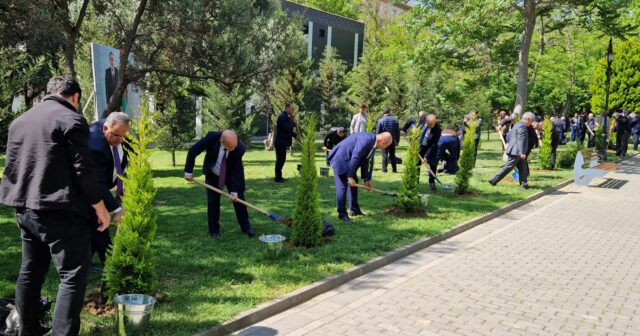 Nəsimidə “Yaşıl dünya naminə həmrəylik ili” çərçivəsində ağacəkmə aksiyası keçirilib