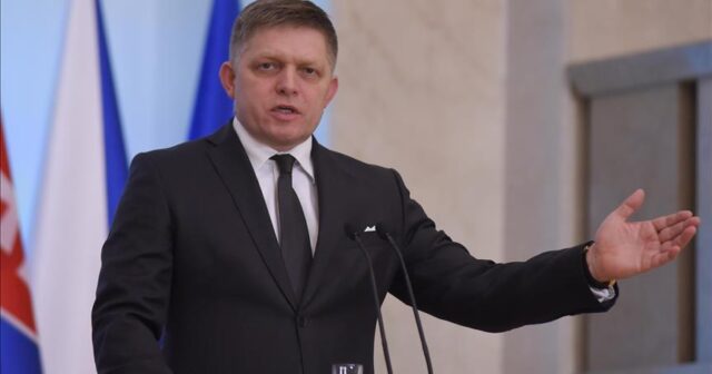 Slovakiyanın baş naziri güllələndi, vəziyyəti ağırdır (VİDEO)