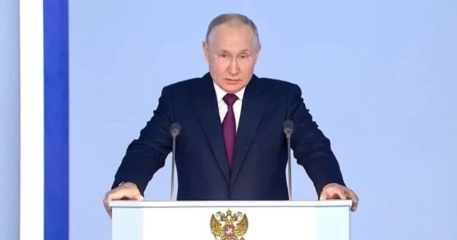 Putinin andiçmə mərasimi başlayıb