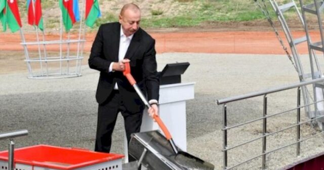 Prezident İlham Əliyev Şuşa rayonunun Turşsu qəsəbəsinin təməlini qoyub