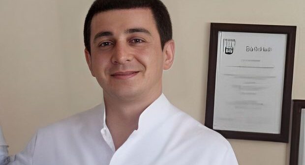 Tanınmış cərrah işdən çıxarıldı – Məhkəmə direktoru cərimələdi