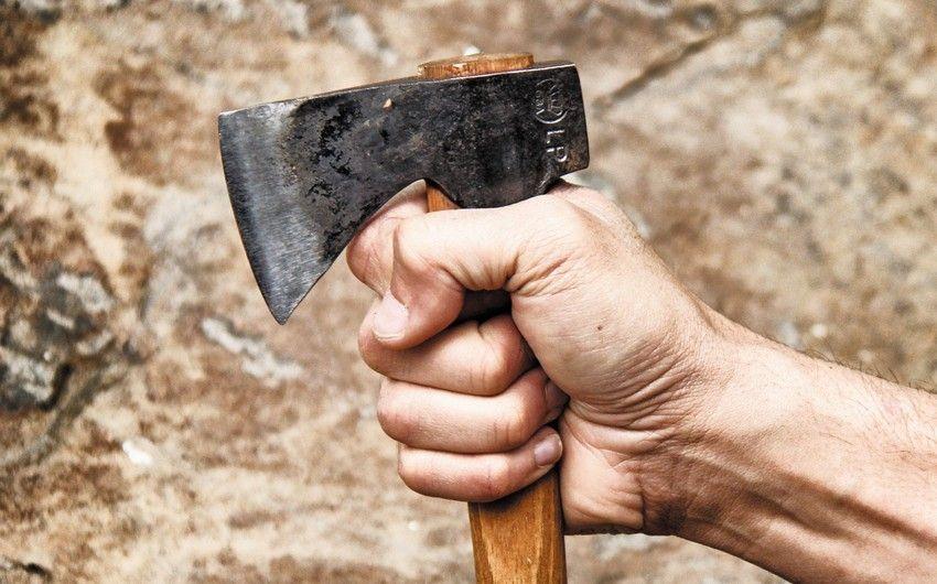 Arvadını baltalayaraq öldürdü – Daşkəsəndə dəhşət
