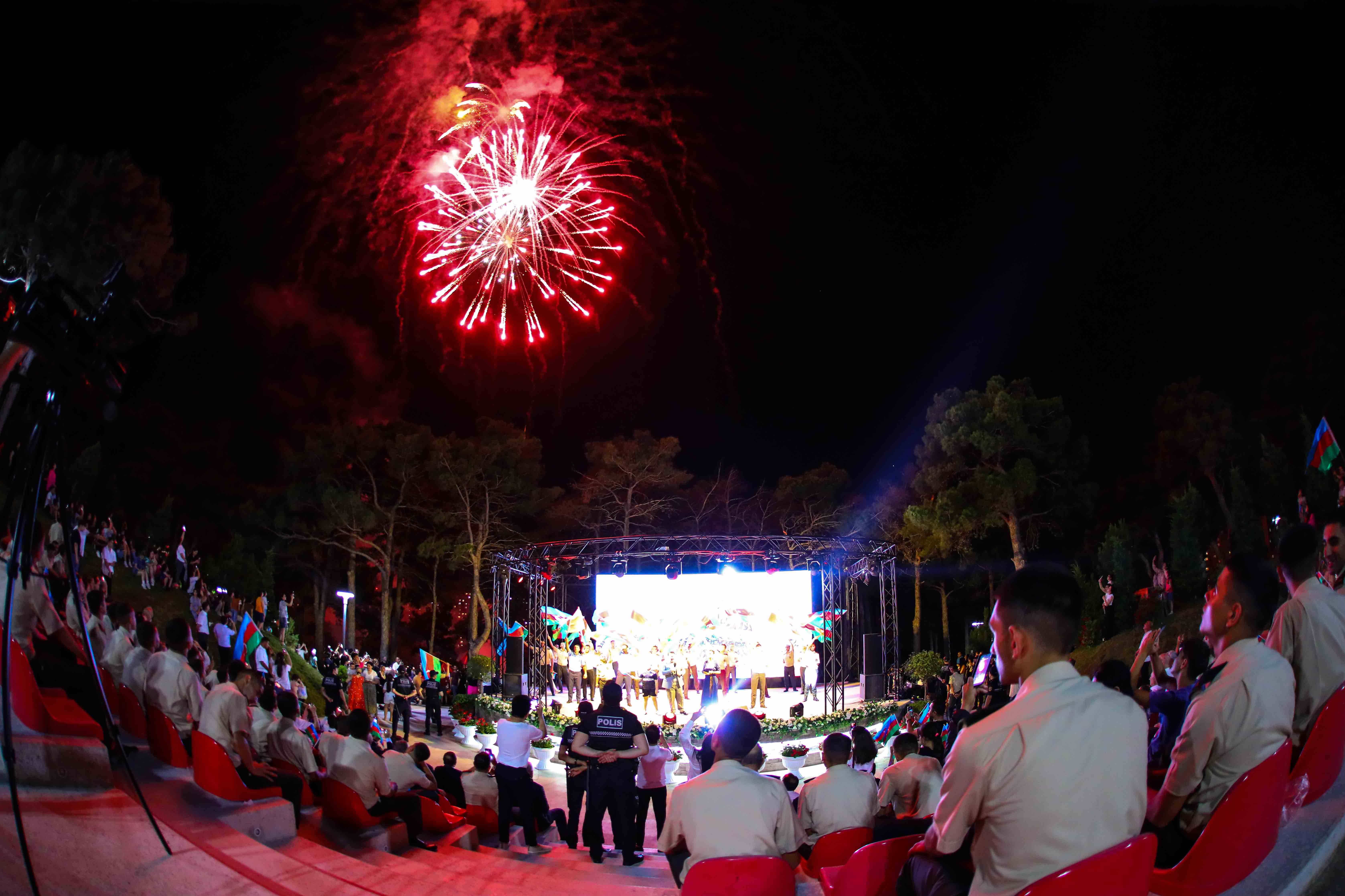 Xətai rayonunda Silahlı Qüvvələr Gününə həsr olunmuş konsert proqramı keçirilib-FOTO,VİDEO