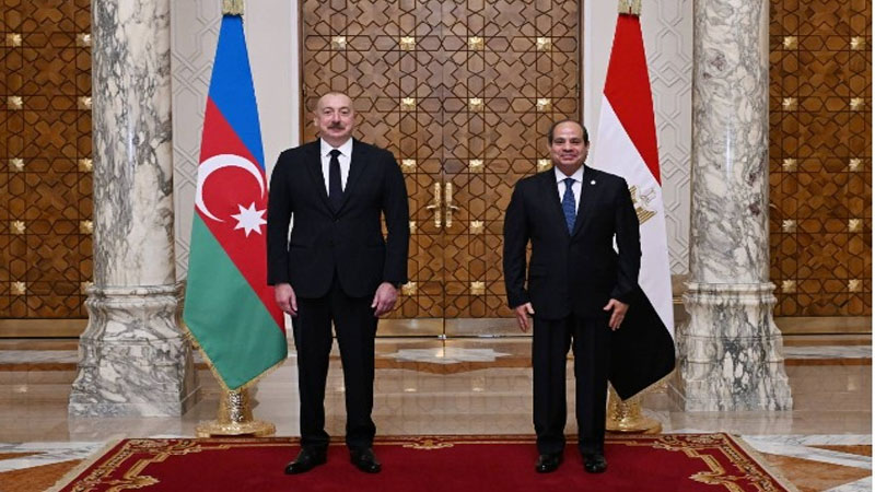 Prezidentlər mətbuata bəyanatlarla çıxış ediblər (FOTO)